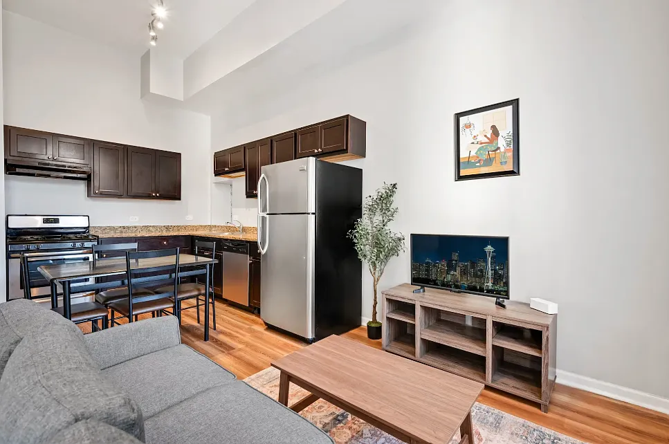 Building Photo - 1812 S Throop St #1R