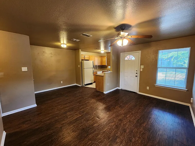 2917 Van Horn Ave — Photo 3
