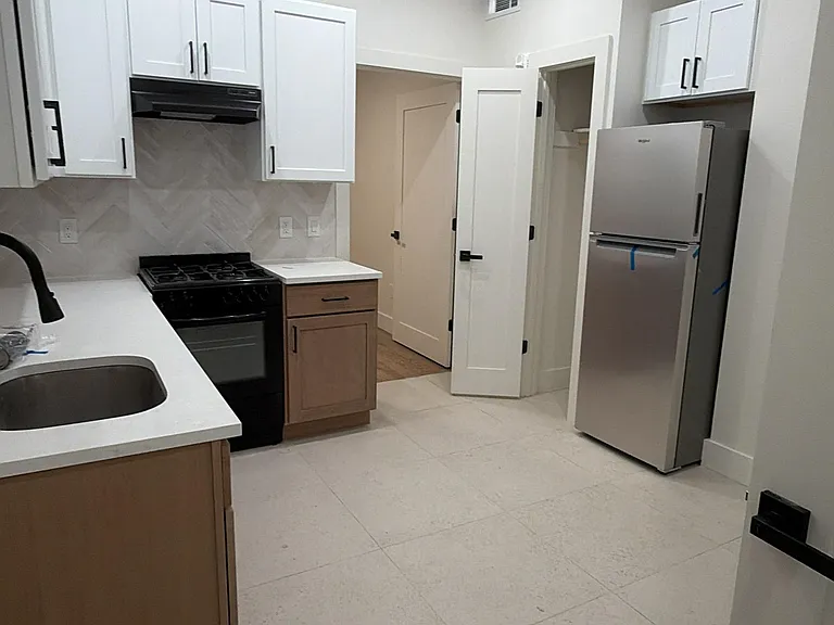 10 School St #G2 — Photo 4