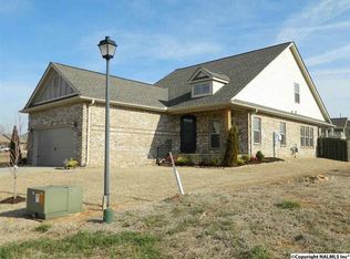 7 Leyland Dr SW, Huntsville, AL 35824