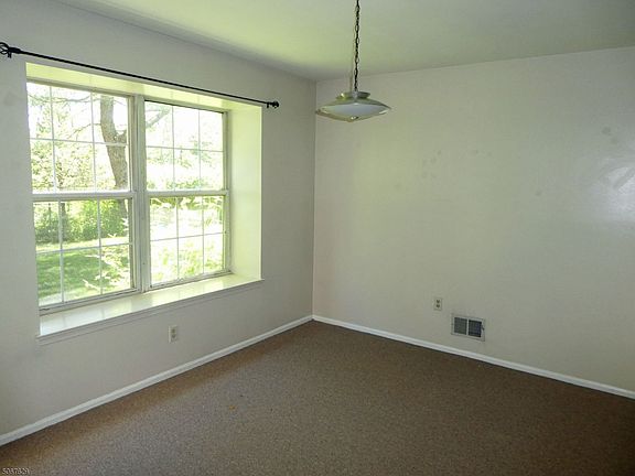 5th image of 106 Stonehedge Ct