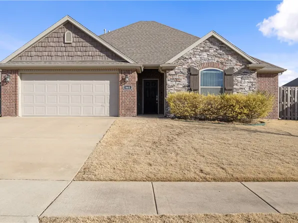 960 Silverthorn Dr, Centerton, AR 72719