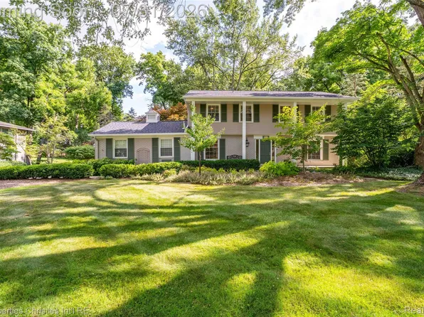 712 E Valley Chase Rd, Bloomfield Hills, MI 48304
