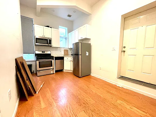 Rented by Evergreen Realty & Investments | media 3