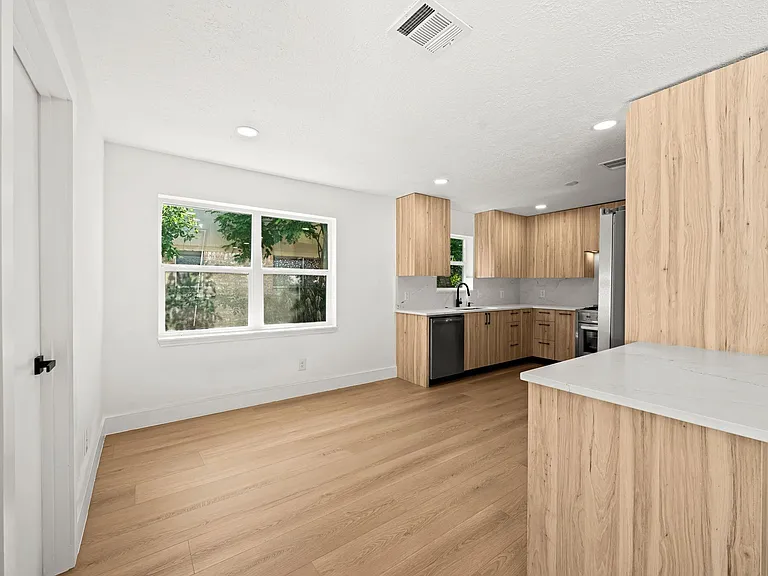 7631 Westwind Ln — Photo 16
