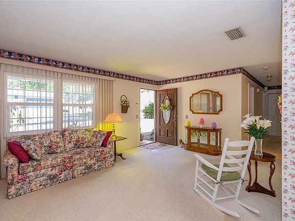 4th image of 12562 Abbey Dr