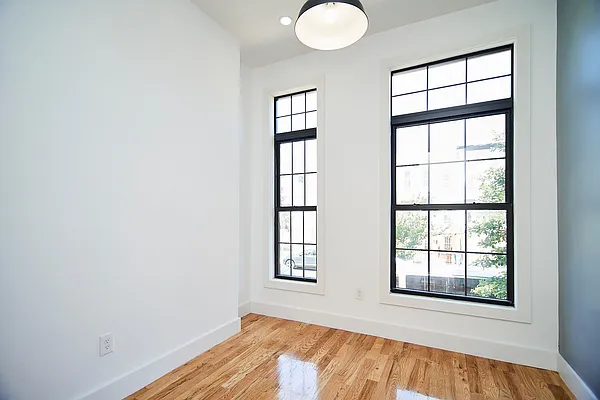 Rented by Nest Seekers International | media 33