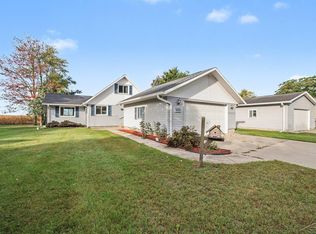 2800 E Booth Rd, Au Gres, MI 48703