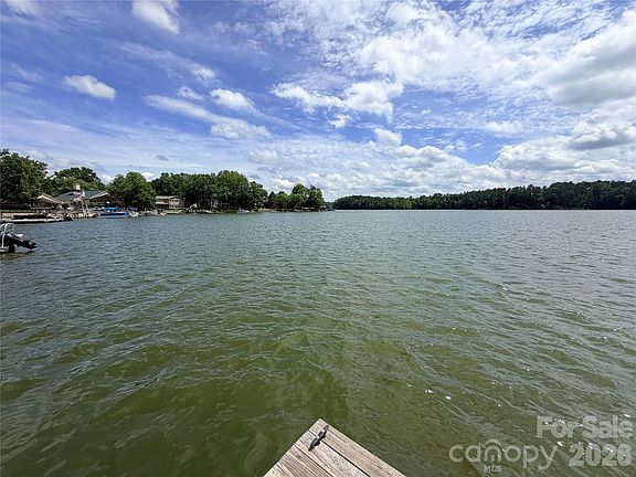 4th image of 830 Mainsail Rd
