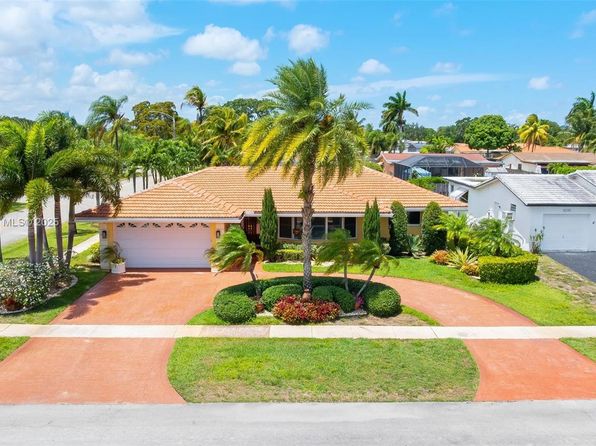 5221 Roosevelt St, Hollywood, FL 33021