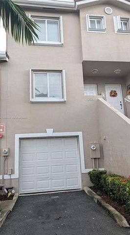 1st image of 208 Riviera Cir