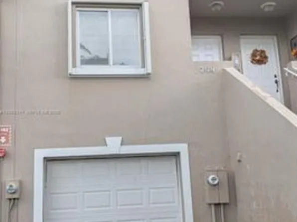 208 Riviera Cir, Weston, FL 33326