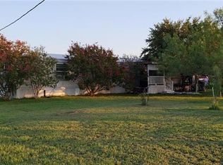 8755 Linden Rd, Del Valle, TX 78617
