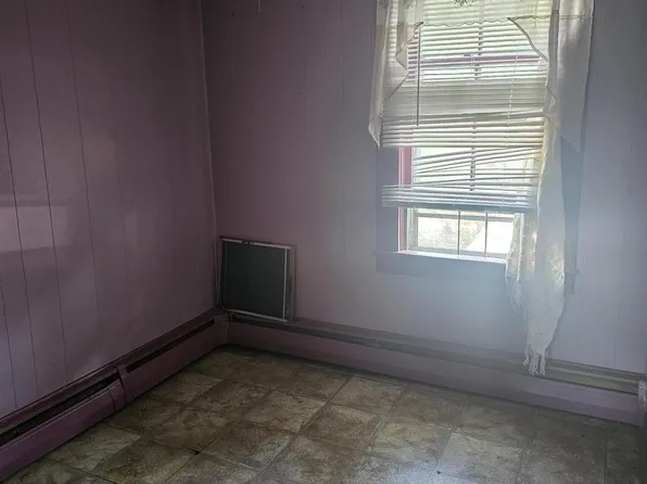 7 Frean St, Staten Island, NY 10304