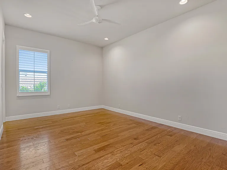6464 Bellamalfi St — Photo 54