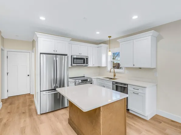 49 Bellevue Ave APT 2, Haverhill, MA 01832