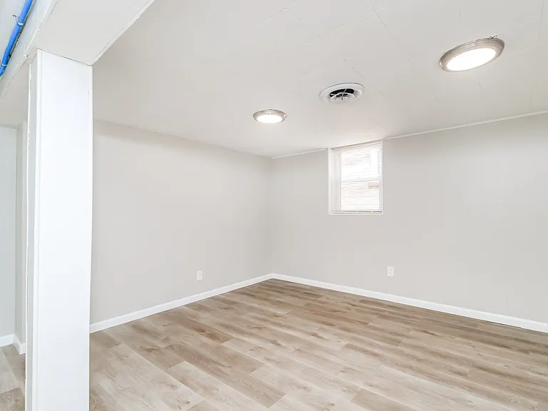 1471560_028_basement_12892556.jpg