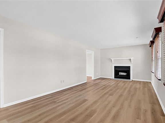 5th image of 60 Harris Creek Rd