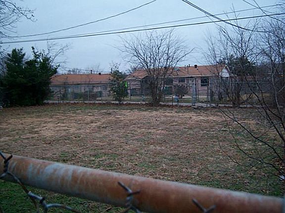 4th image of 4019 Ambrose Dr