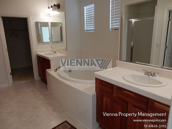 4th image of 3405 Kensington Ct
