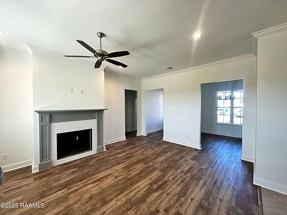 3rd image of 311 Bennington Ln