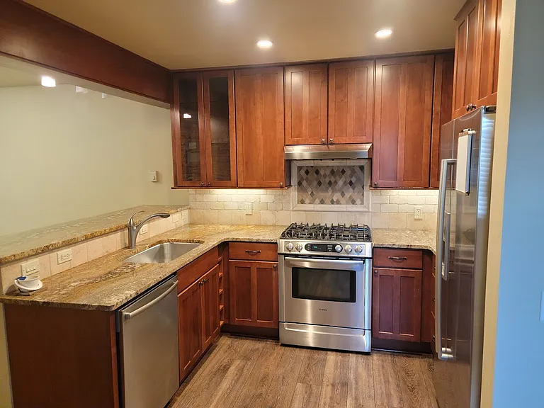 631 E Croy St #23 — Photo 5