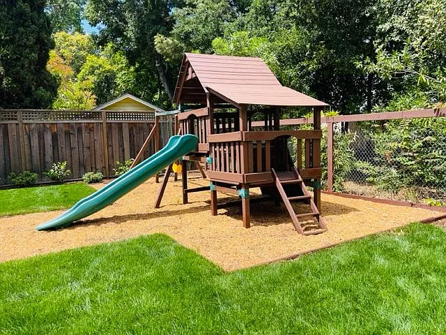 734 Chimalus Dr — Photo 35