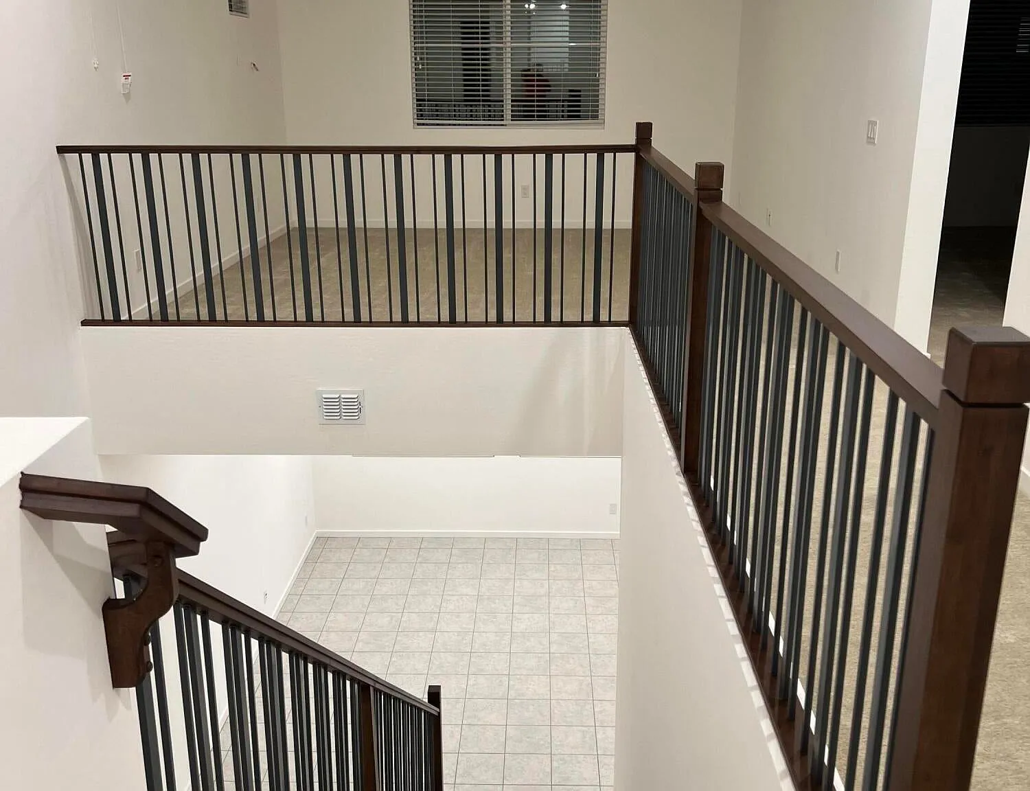 4 bed, 2.5 bath, 2474 sqft, $2,595 — Photo 4
