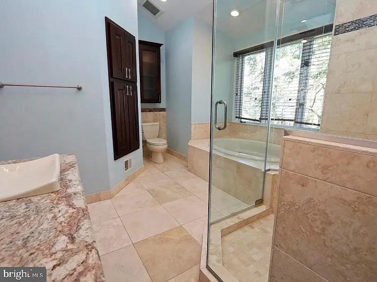 1307 Stamford Way — Photo 12