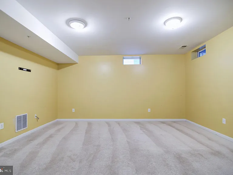 3401 Eagle Ridge Dr — Photo 35