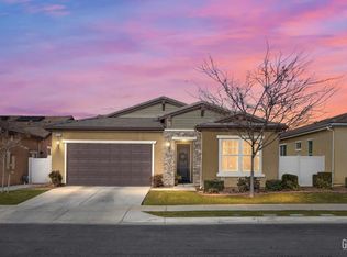9802 Petersburg Pl, Bakersfield, CA 93306