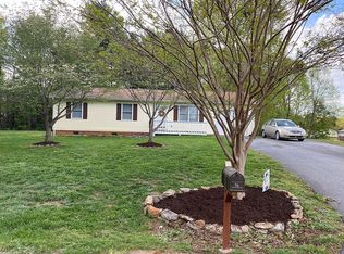 70 Spencer Woods Ln, Hickory, NC 28601