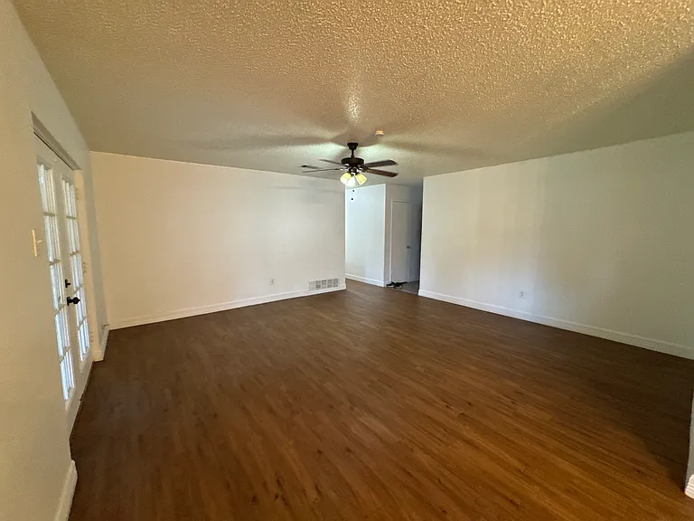 Lirving Room