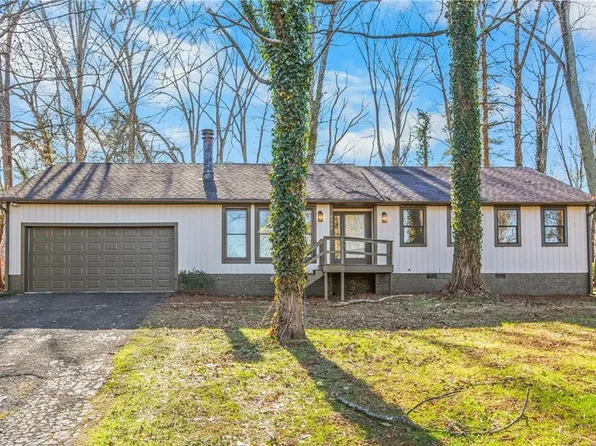 6900 Harpervalley Ln, Clemmons, NC 27012