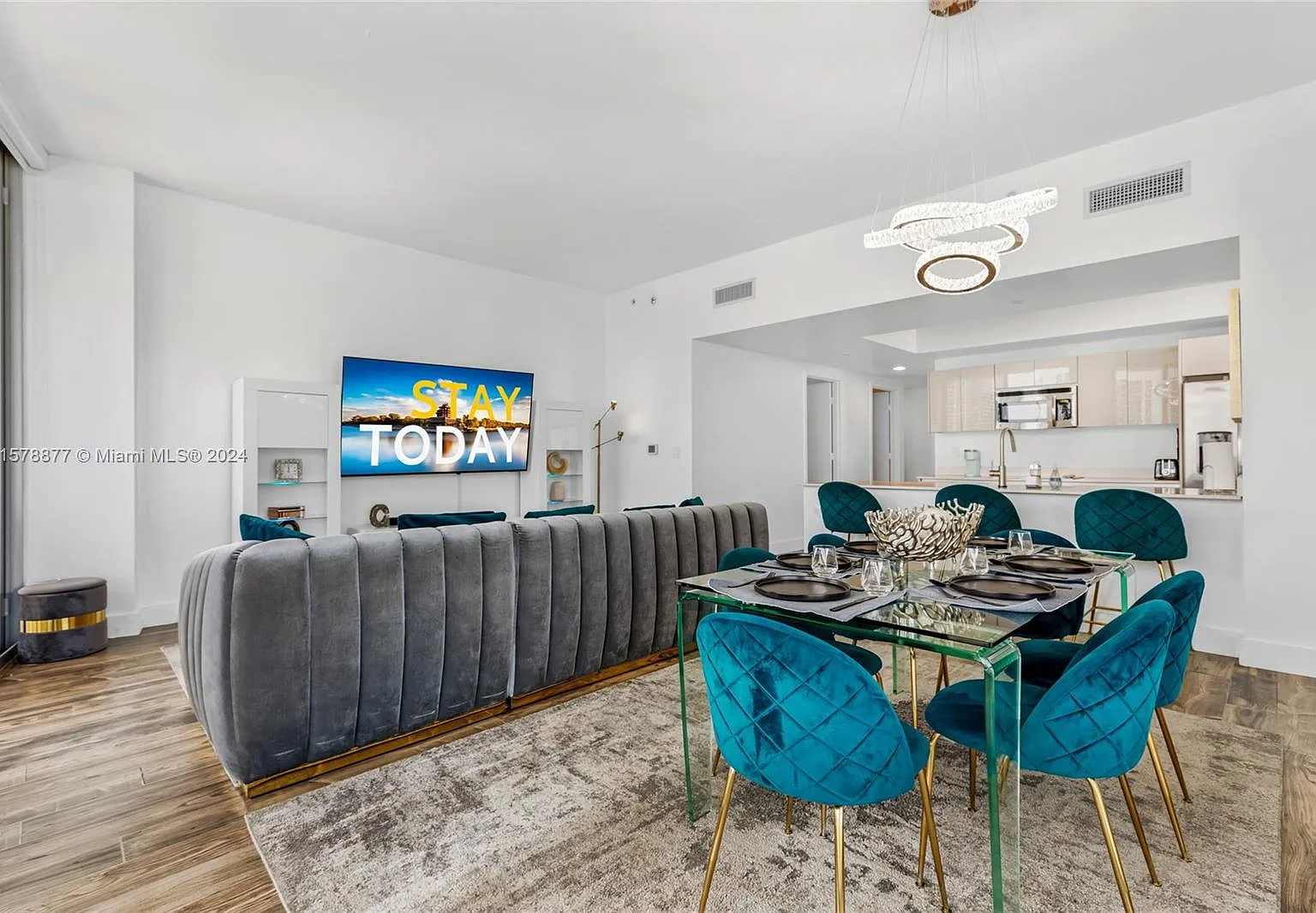 Beachwalk Condominium — Photo 2