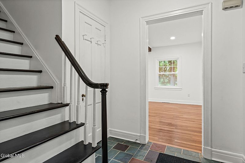 5th image of 2628 Troy Schenectady Road