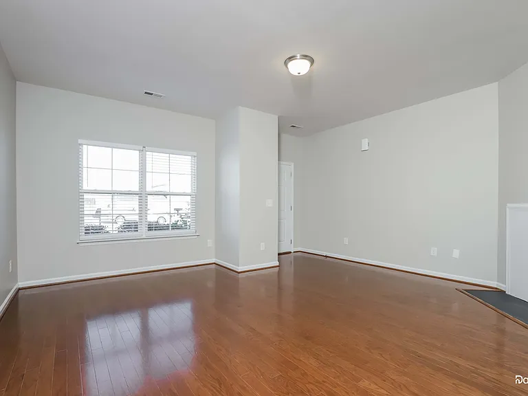 186 Sunflower Ct — Photo 4