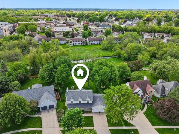 210 Fairbrook Drive, Waunakee, WI 53597