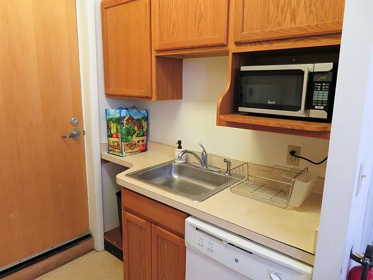 156 E State St #4 — Photo 13