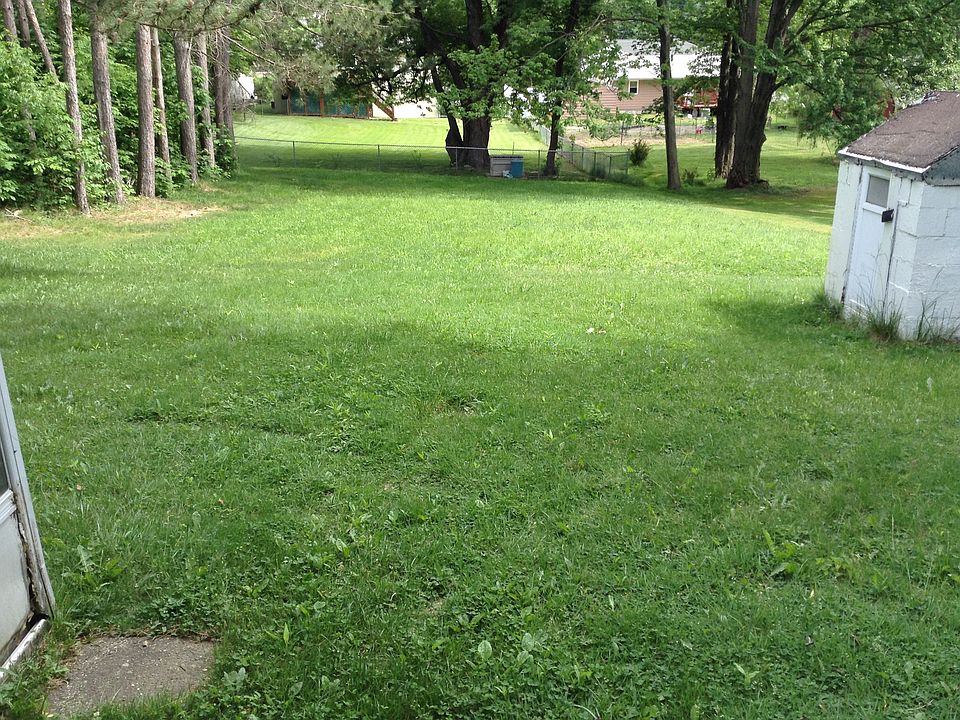 2nd image of 3227 W 42nd St