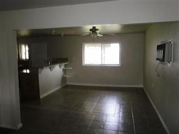 4th image of 7332 Stockdale St