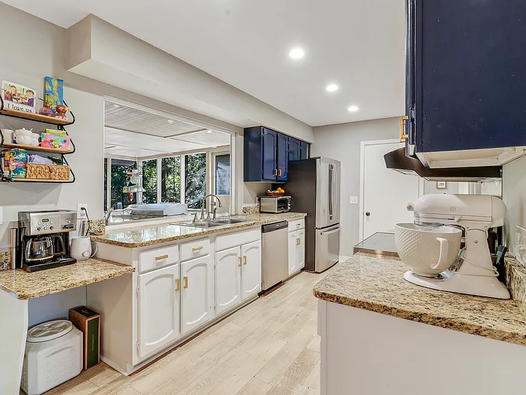 32 Otter Rd — Photo 4