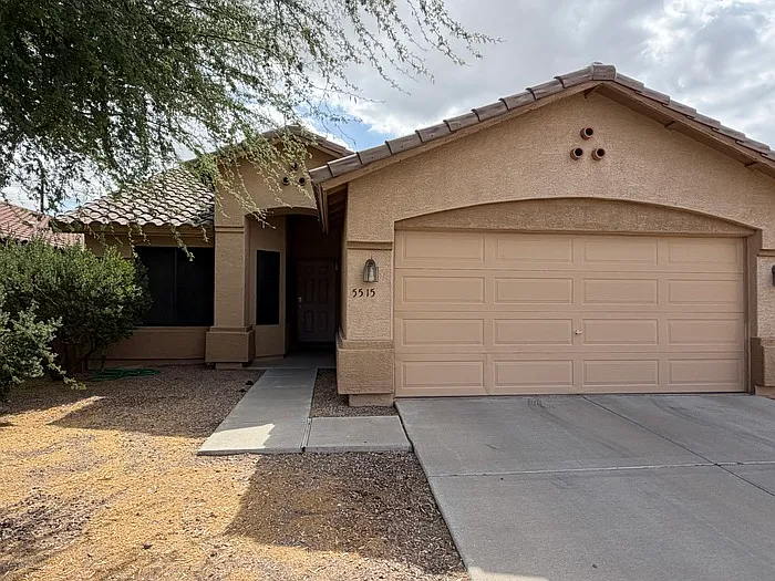 3 bed, 2.0 bath, $2,300 — Photo 2