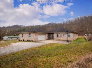 634 Hitch N Go Ln, Elkview, WV 25071