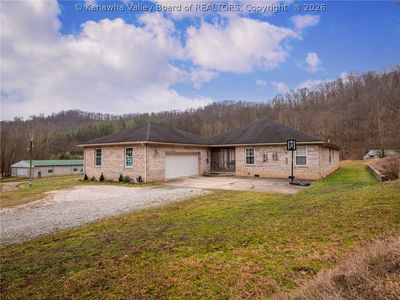634 Hitch N Go Ln, Elkview, WV, 25071
