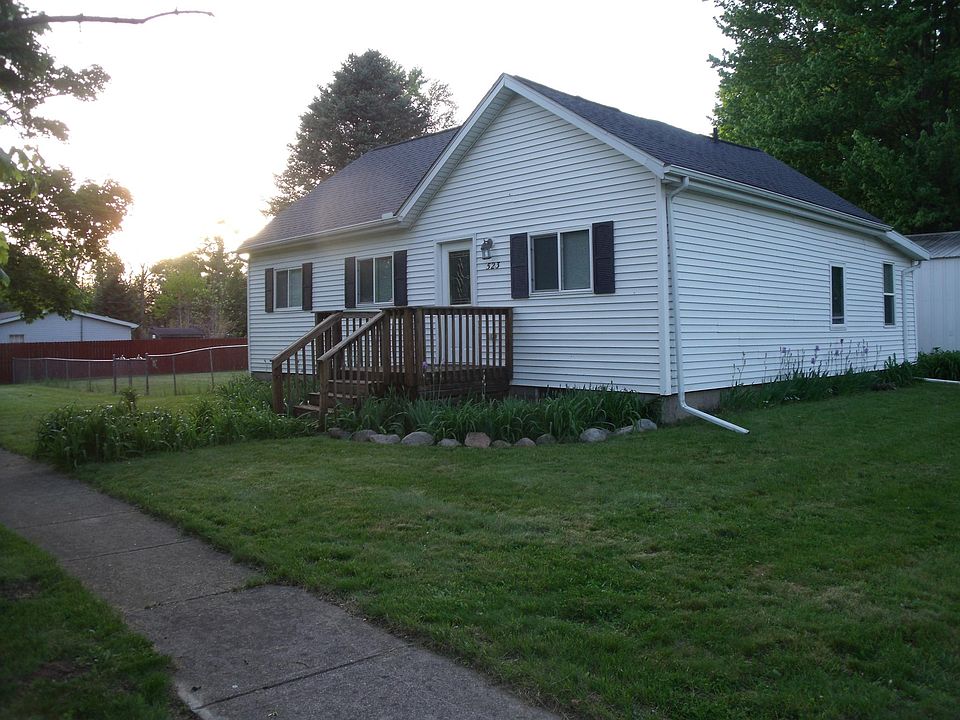 1st image of 523 E 1st St