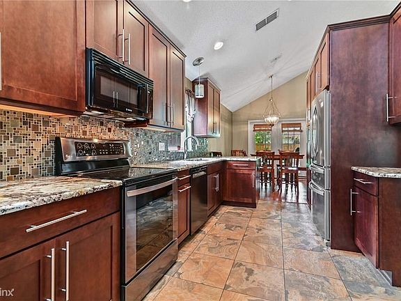 3rd image of 3840 Heritage Oaks Ct #0