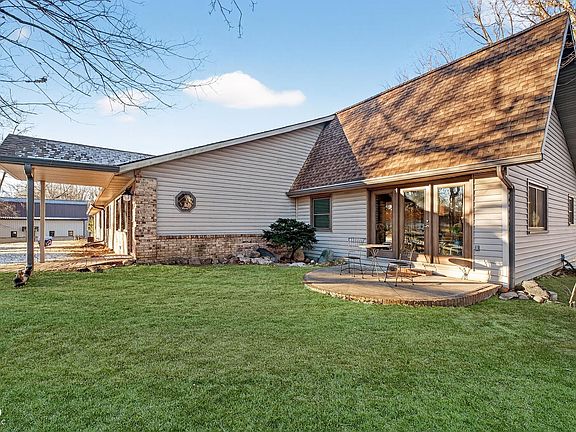 3rd image of 2594 E Traction Rd