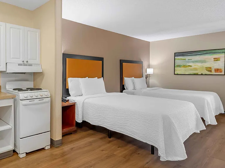 Studio Suite - 2 Full Beds