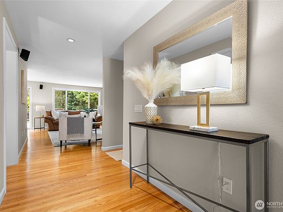 5th image of 10614 184th Avenue NE